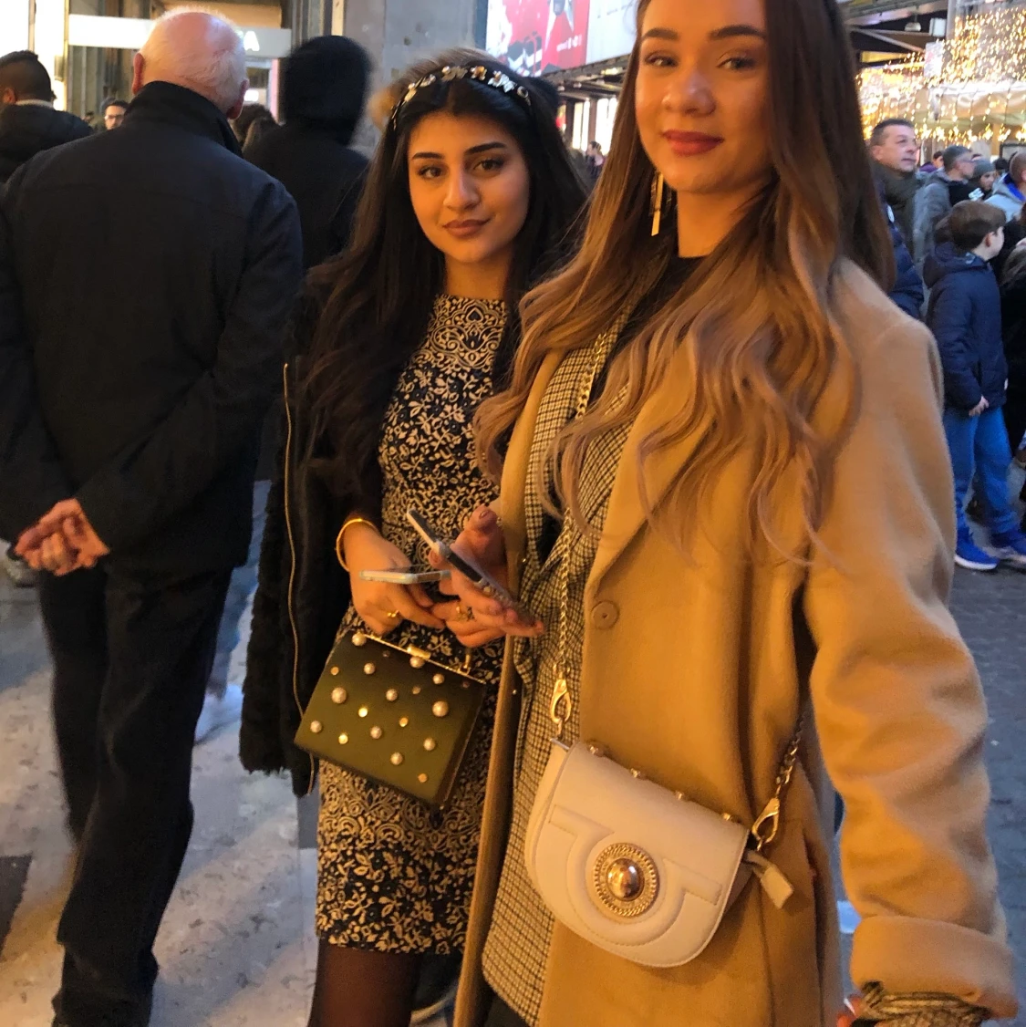 Broderad klänning - 91