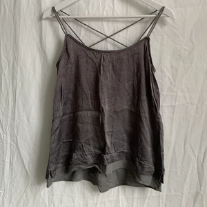 Grått linne!  - Grått linne som knappt är använt!