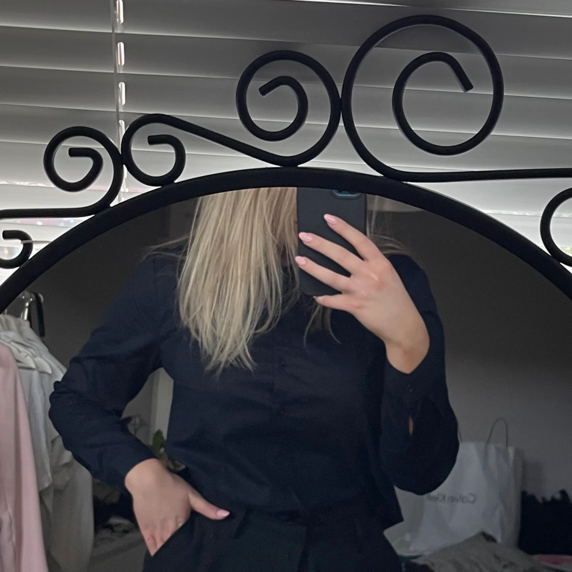 Marinblå skjorta  - 90