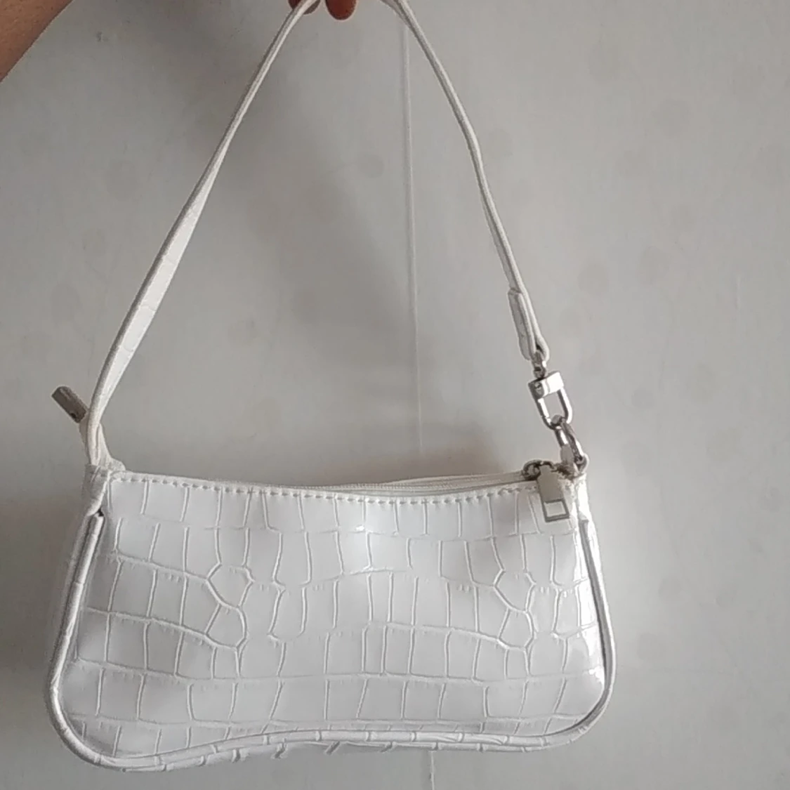 Säljer denna så fina vit väska