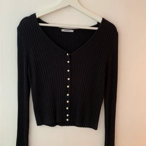 Kofta - Kofta i onesize från Chiquelle. Passar S/M. Aldrig använd.