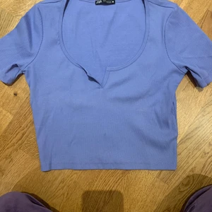 Zara - Söt bas topp från zara, aldrig använd. Originalpris 169 kr. Skriv för mer information
