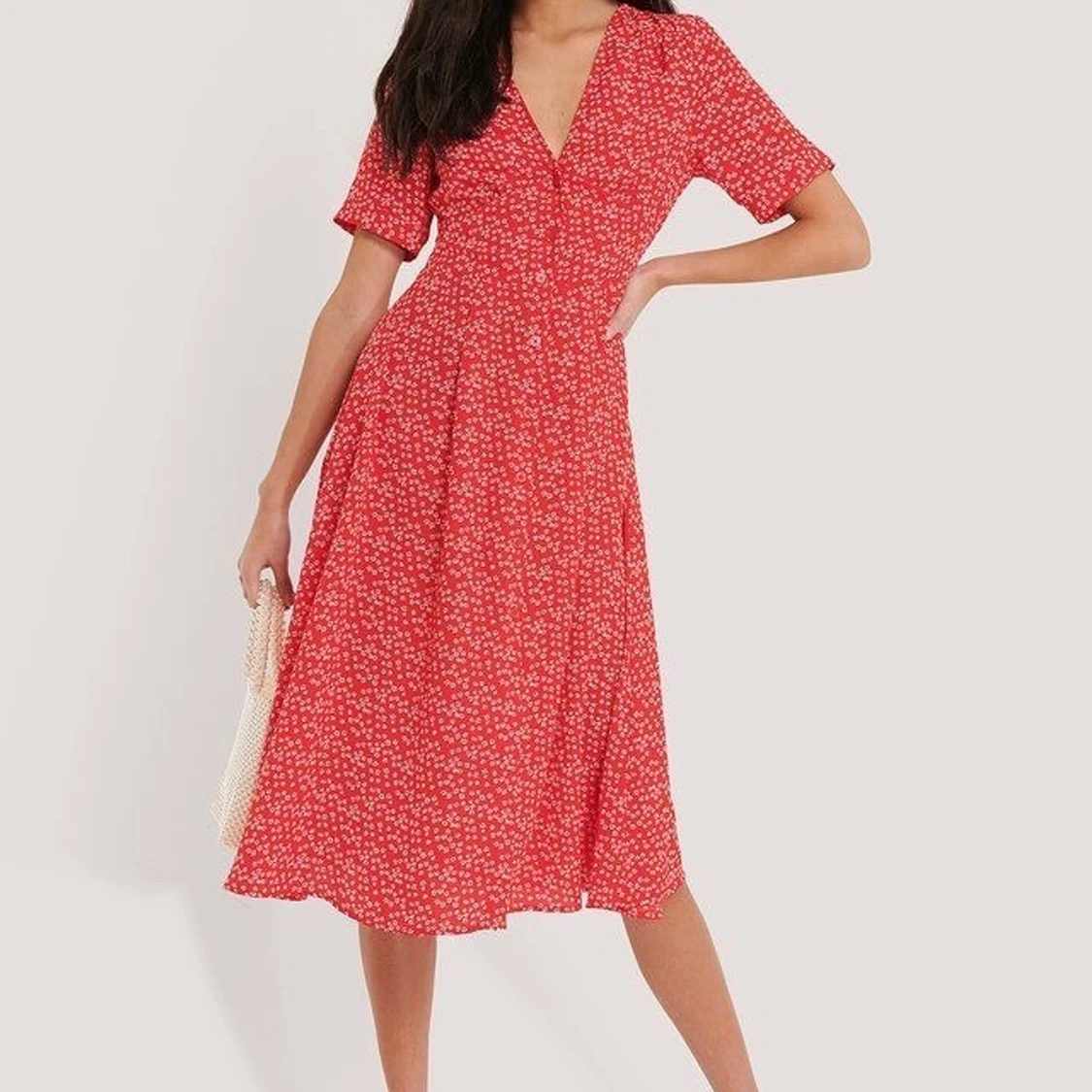 V-Ringad Röd Blommig, klänning - NA-KD