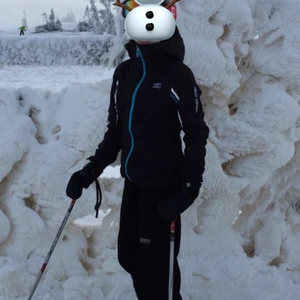 Helly Hansen skidjacka - Helly hansen skidjacka storlek XS. Inga skador på jackan och väldigt bra skick.