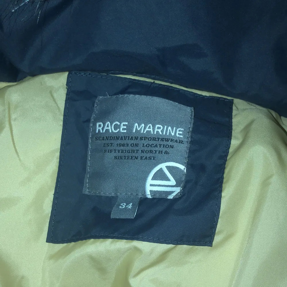 Säljer en race marine vinter jacka för endast 150.. Jackor.