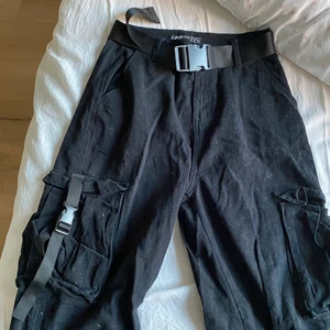 Cargo - Säljer nu mina cargo byxor, hör av dej vid frågor eller annat💕