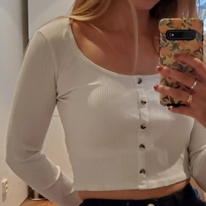 S - Fin croppad topp från Gina! Fint skick 💓
