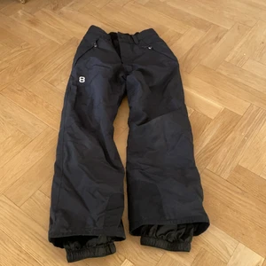 8848 - Ett par vinter byxor! 