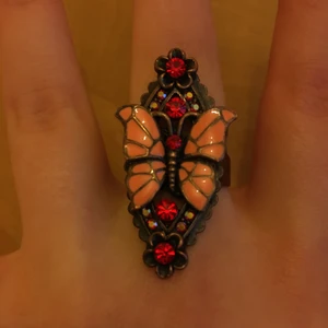 Ring with butterfly detail - :)