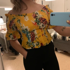 Topp - Super söt, köparen står för frakten 