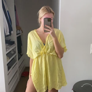 Klänning Zara - Säljer just nu några klänningar ifrån Zara, som tyvärr inte passade mig i storleken och missade tyvärr att returnera dem. Klänningarna är endast testade, alltså i nyskick. Kontakta mig vid intresse eller lämna bud i kommentarerna! ☺️