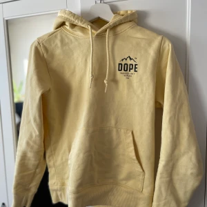 Dope hoodie - Dope hoodie i fint skick. Storlek S. 