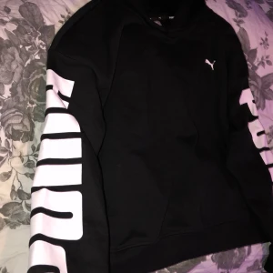 Puma hoddie - Skön och stor hoddie