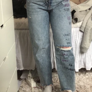 Intressekoll!! -  Någon som är intresserad av ett par straight jeans från bershka, använda fåtal gånger.