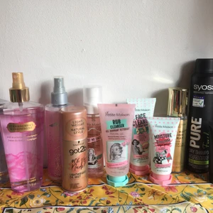 Skönhetsprodukter - 11 stycken skönhetsprodukter. Runt 45kr/ styck, 250kr för alla. De flesta är oanvända, men vissa är använda någon enstaka gång. Skriv för mer information🥰