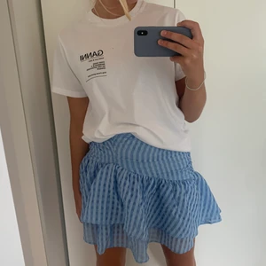 Söt kjol från H&M - Världens sötaste kjol från H&M! Använd sparsamt så i väldigt fint skick! 