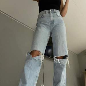 Sjukt snygga jeans från Gina tricot i storlek 36. Använda en gång, säljer då de inte kommer till användning, jag är 171💞 (frakt 66kr) 