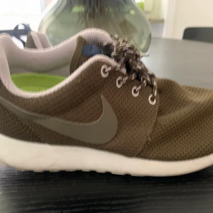 Nike skor  - Använda fåtal gånger 