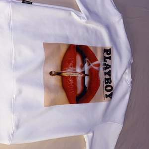 Helt oanvänd Playboy sweatshirt säljer för 250kr frakten tillkommer ❤️