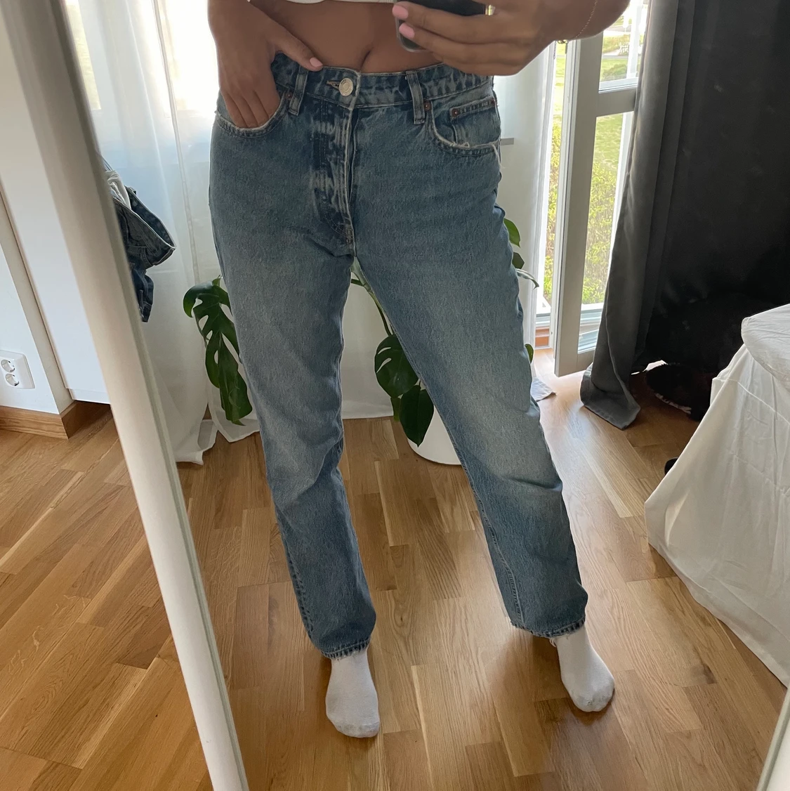 Mid rise jeans från zara  - 90