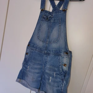 Hängsel shorts - Super fina hängsel shorts, knappt använda 