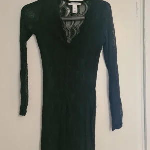 Svart klänning från Nelly - Den lilla svarta. Sparsamt använd. Funkar alltid. Från Nelly