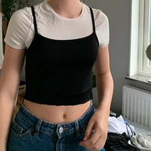 Två delad tröja från hm - Var från början en klänning men har klippt den