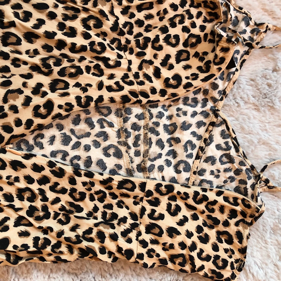 Omlottklänningen med volanger - 91