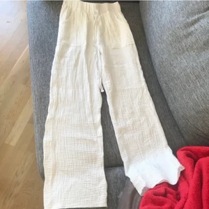 Linnebyxor  - Oanvända linnebyxor, kan absolut skicka fler bilder! Frakt blir 66 kr💓 (lägger ut igen)
