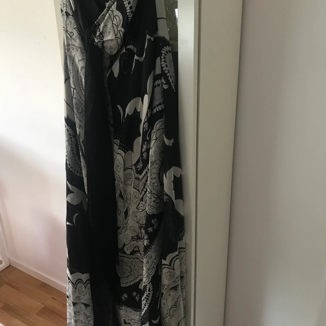 Massimo dutti hellång klänning