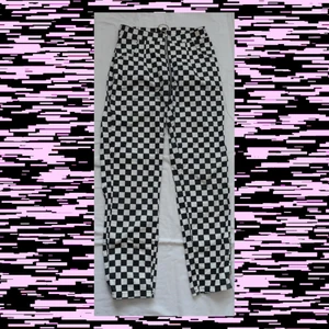 Rutiga byxor - Skitcoola rutiga byxor med dragkedja som går ”hela vägen runt”. Jättefint skick🖤