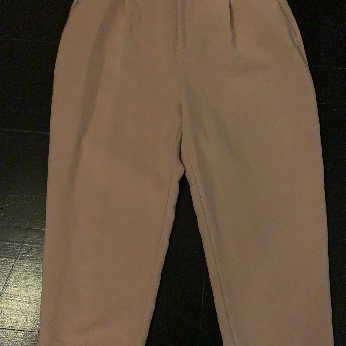 Ljusrosa kostymbyxor