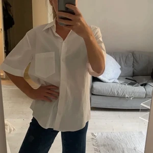 Kortärmat skjorta - Zara - Kortärmad skjorta från Zara. Aldrig använd. 