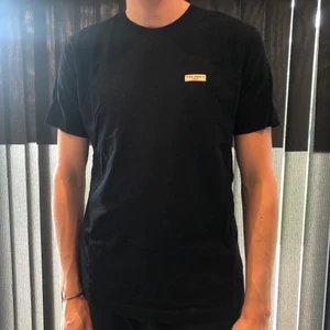 Nudie Jeans tshirt  - Helt oanvänd, nyskick 