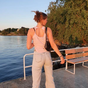 LINNE - Rosa trendigt linne med ball detalj i ryggen💖 Från Race Marine i strlk 36 men passar även 34 och 38 🥰 Använt få gånger och i bra skick!