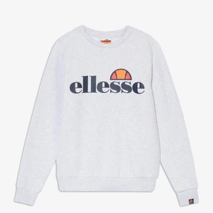 Ellesse - En helt oanvänd sweatshirt som är grymt snygg🤍🤍
