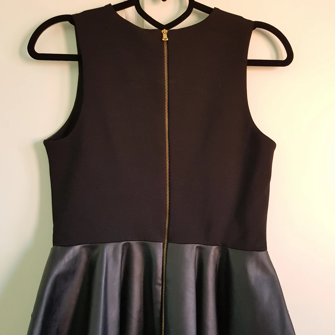 Zara topp i läder imitation. - 90