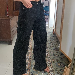 Baggy jeans - Baggy jeans i samma modell som min tidigare annons men i en större storlek. Dom är knappt använda. Jag är 164cm lång