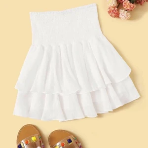 Volangkjol - Säljer min fina volangkjol den är i stl s, skriv bud till mig privat eller i kommentaren eller dirket för 120kr❤️❤️ frakten tillkommer sen (högsta budet ligger på 105kr)