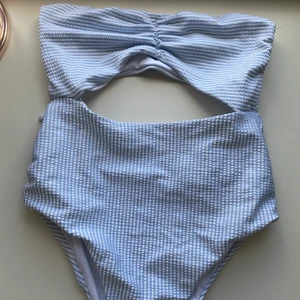 Baddräkt  - Så gullig baddräkt från pull and bear storlek S