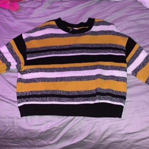 En jätte tröja  - En typ oanvänd tröja 