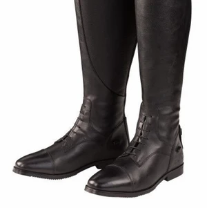 Ridstövlar  - Ridstövlar från Börjes storlek 39 men passar även 40 då de är lite stora för mig. Sparsamt använda och inga defekter. Säljer endast då de är för stora för mig i vaderna🥰