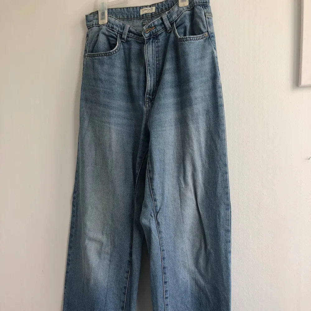 Wide leg jeans från Lindex, jätte fin passform💖💖. Jeans & Byxor.