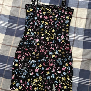 Klänning - Sphagetti band är inte min stil, använd 1 gång