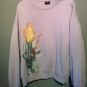 Sweet sktbs sweatshirt som är köpt ifrån junkyard, säljer då den inte kommer till användning längre 