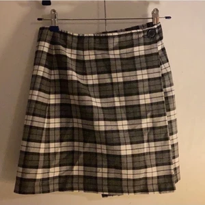 Rutig kjol - Fin rutig kjol! Kan mötas upp eller frakta.