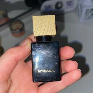 Tre saker - Man kan få alla dessa tre saker för 100kr hämtas på plats , jag kan mötas på Eslövs station om man vill