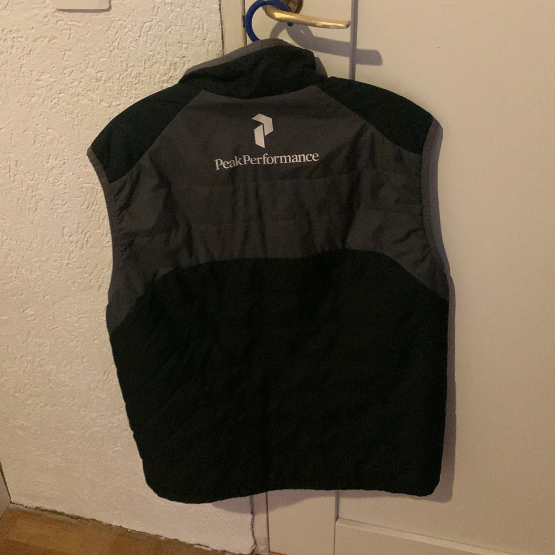 Peak Performance väst. In-och utsida. - 90