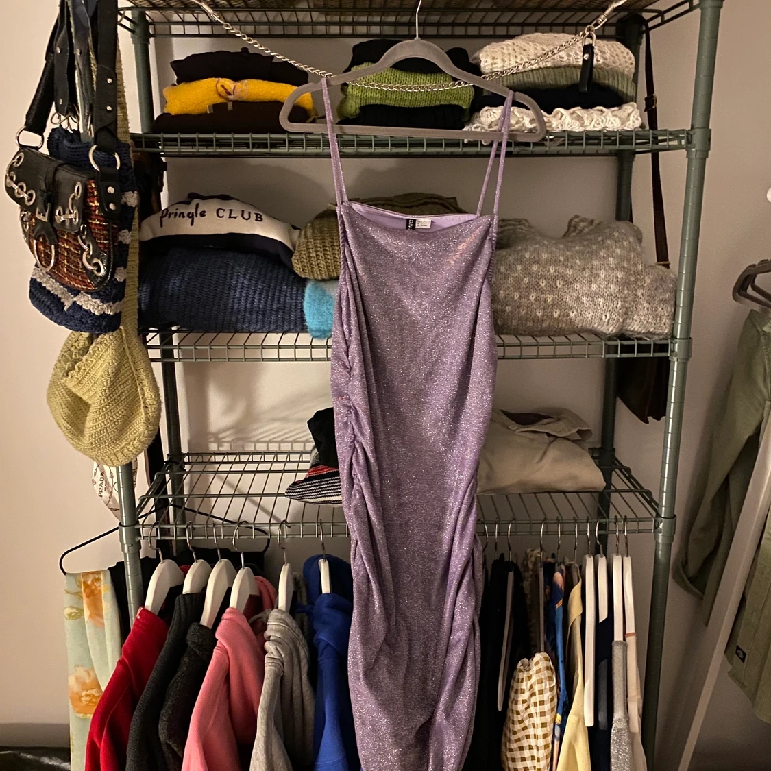 Lila glitterklänning - 91