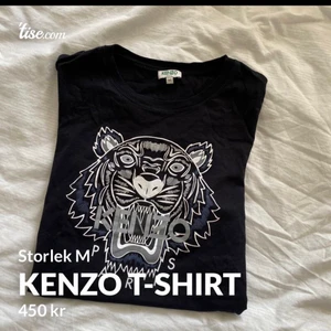 Kenzo T-shirt  - Säljer nu min fina kenzo T-shirt i nyskick, använd fåtal gånger och den ser ut som ny. 450kr+frakt